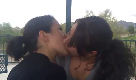 الساخنة الكبيرة امرأة جميلة تنظر لها لحس كس عرب منقاد الجانب